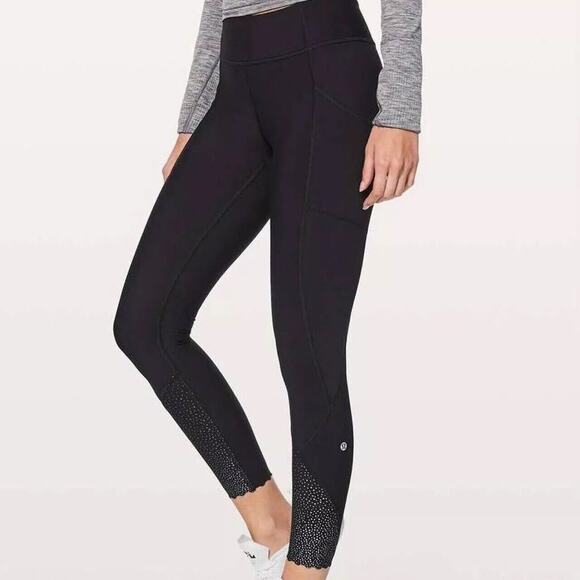 Lululemon Black "Tight Stuff Tight II" Reflective Dots Scalloped Hem Sz 6 - Picture 9 of 9